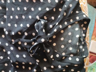 Blusa lunares negra y blanca