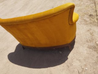 Sofá Vintage Terciopelo Dorado