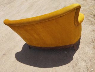 Sofá Vintage Terciopelo Dorado