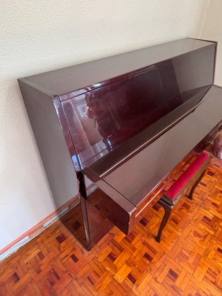 Piano vertical Horugel