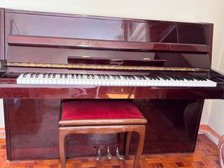 Piano vertical Horugel