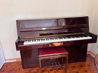 Piano vertical Horugel