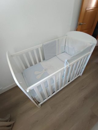 Conjunto de cuna blanco y azul