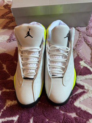 Jordan 13 Retro Talla 42 Blanco Amarillo