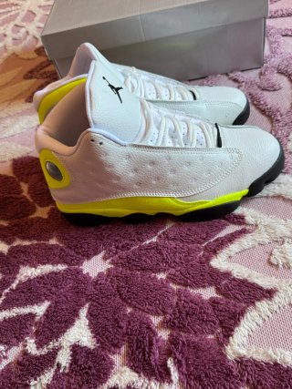 Jordan 13 Retro Talla 42 Blanco Amarillo