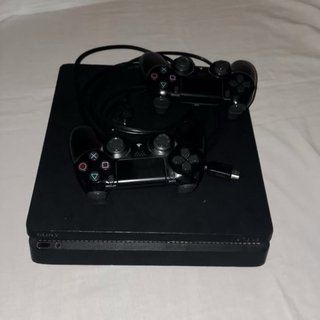 Console PlayStation 4 Slim (PS4 Slim) – Nera Usata