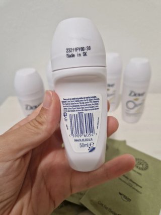 Set 6 deodoranti Dove + 3 bustine shampoo 15 ml