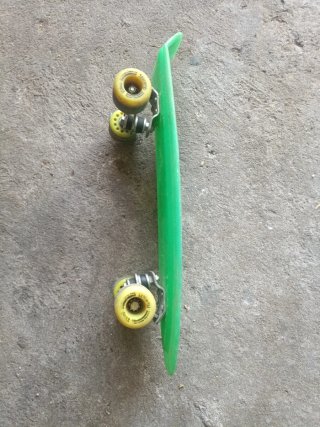 Monopatín verde clásico