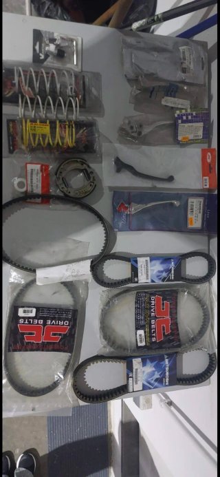 Lote de recambios nuevos de moto por cierre