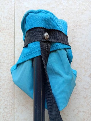 Taburete Camping Plegable Azul y Negro