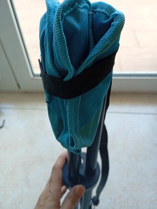 Taburete Camping Plegable Azul y Negro