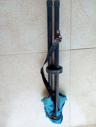 Taburete Camping Plegable Azul y Negro