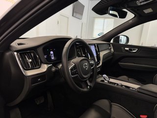 Volvo XC60 B4 D PLUS DARK AUTO