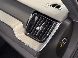 Volvo XC60 B4 D PLUS DARK AUTO