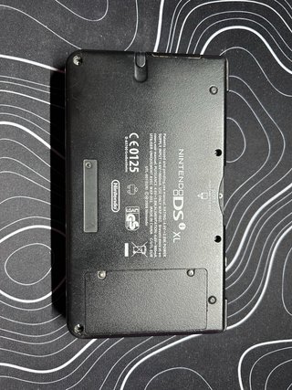 Nintendo DSi XL Roja