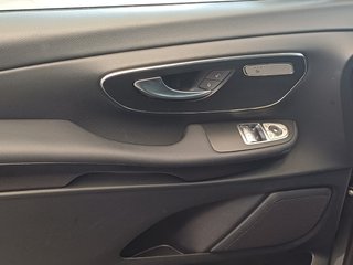 Mercedes-Benz Clase V 300 D-2023