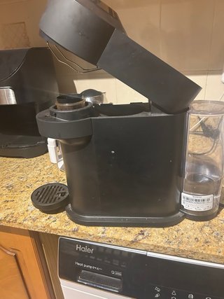 Cafetera Nespresso Negra