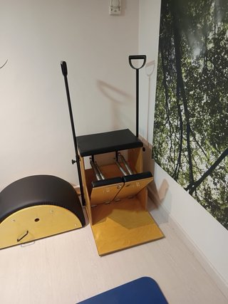 1 reformer Pilates y 6 sillas pilates