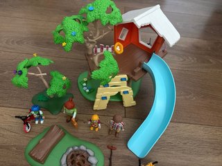 Playmobil Casa del Árbol con Accesorios