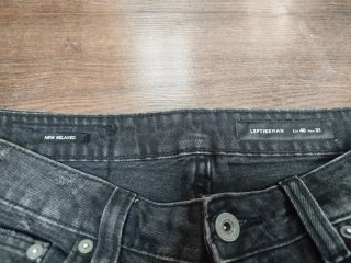 Pantalones cortos vaqueros negros rotos