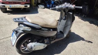 Piaggio Carnaby 125 Scooter Negro/Beige
