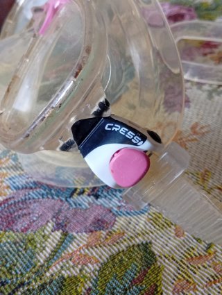 Maschera sub Cressi trasparente con fibbie rosa
