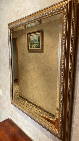 Mueble de entrada clásico con espejo