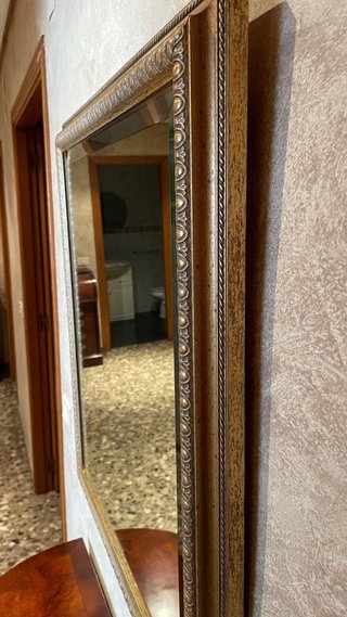 Mueble de entrada clásico con espejo
