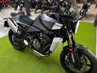 HUSQVARNA 801 SVARTPILEN
