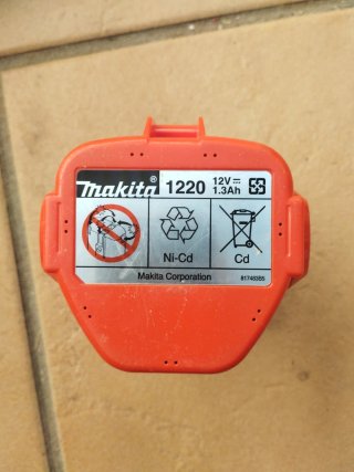 Taladro Makita 6270D 10mm 12V