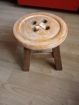 Taburete decorativo botón naranja