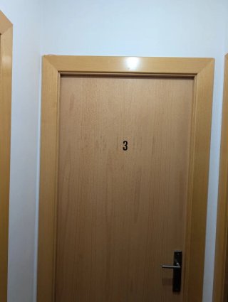 Cocina modular roja y blanca