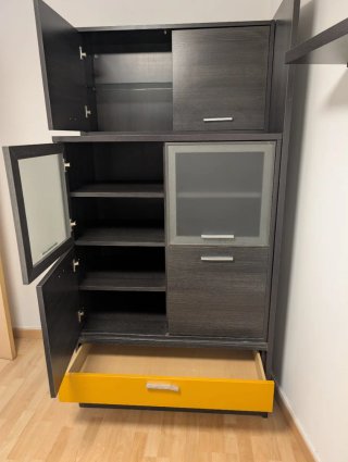 Cocina modular roja y blanca