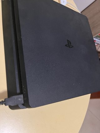 Sony PS4 (PlayStation 4) Nera