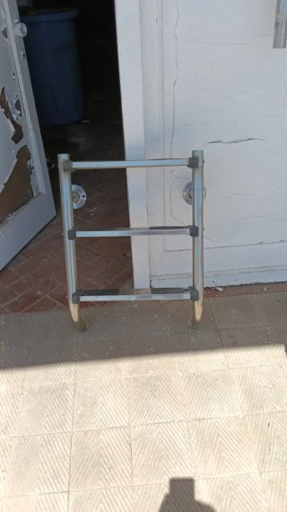 Escalera Inox 54cm Ancho x 73cm Alto