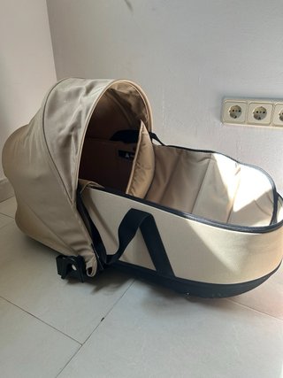 Capazo Yoyo Babyzen Beige con Adaptadores y bolsa