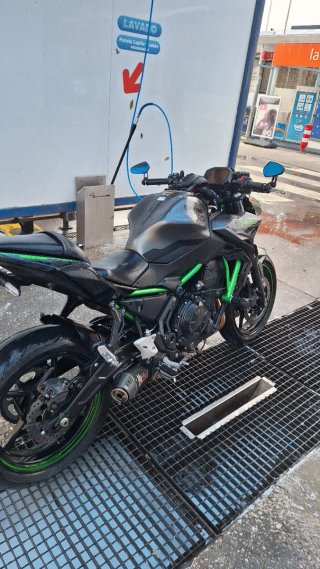 Kawasaki Z650 A2 2023 Negro/Verde