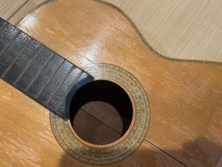 Guitarra muy antigua para restaurar