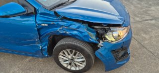 ACCIDENTADO!Kia Rio 2022