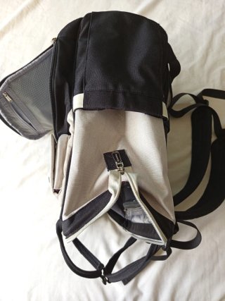 Mochila Pañalera BabbleRoo Beige y Negra
