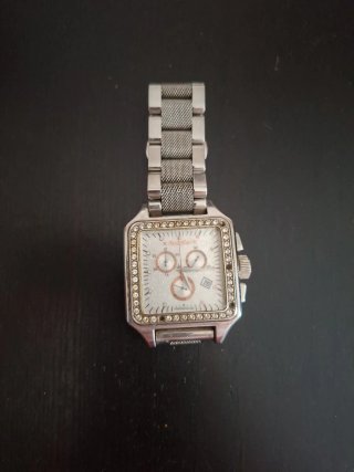 Reloj Ecko Cuadrado con Cristales