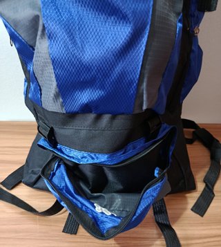 Mochila impermeable 80L azul y negra - Nueva