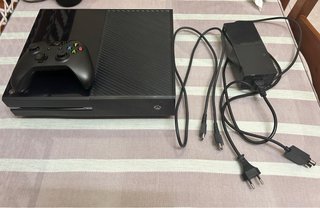 Xbox One 500GB Negra + Mando