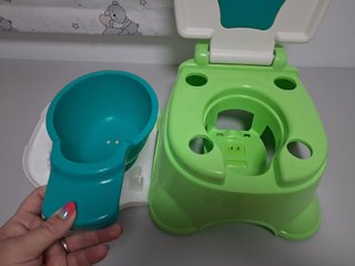 Orinal infantil y taburete