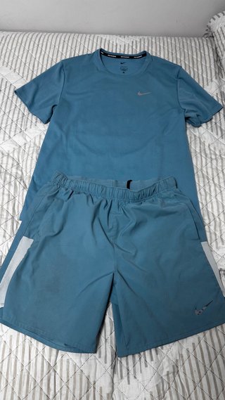 Conjunto Nike Azul Turquesa.