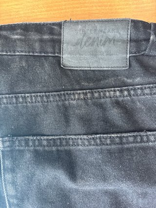 Pantalón vaquero negro