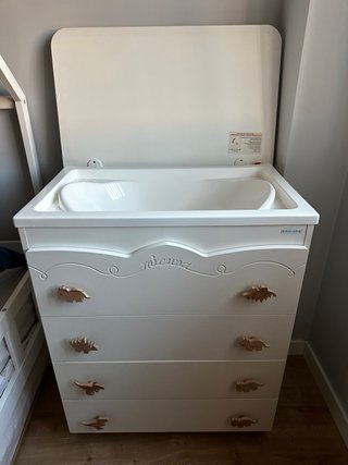Cómoda Micuna bañera y cambiador