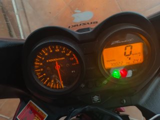 Suzuki Bandit 650 GSF Naked Roja