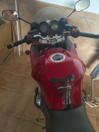 Suzuki Bandit 650 GSF Naked Roja