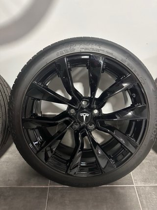 Llantas Tesla Nova Negras